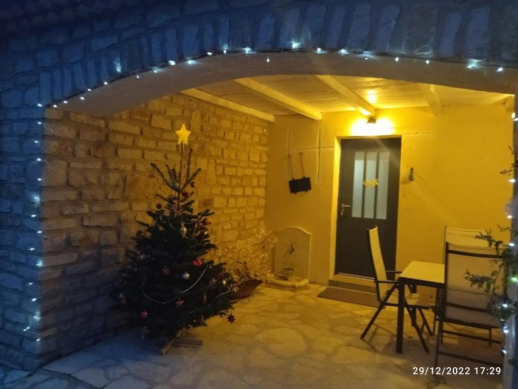 La Maison D'En Haut La Capelle-et-Masmolene Exterior photo